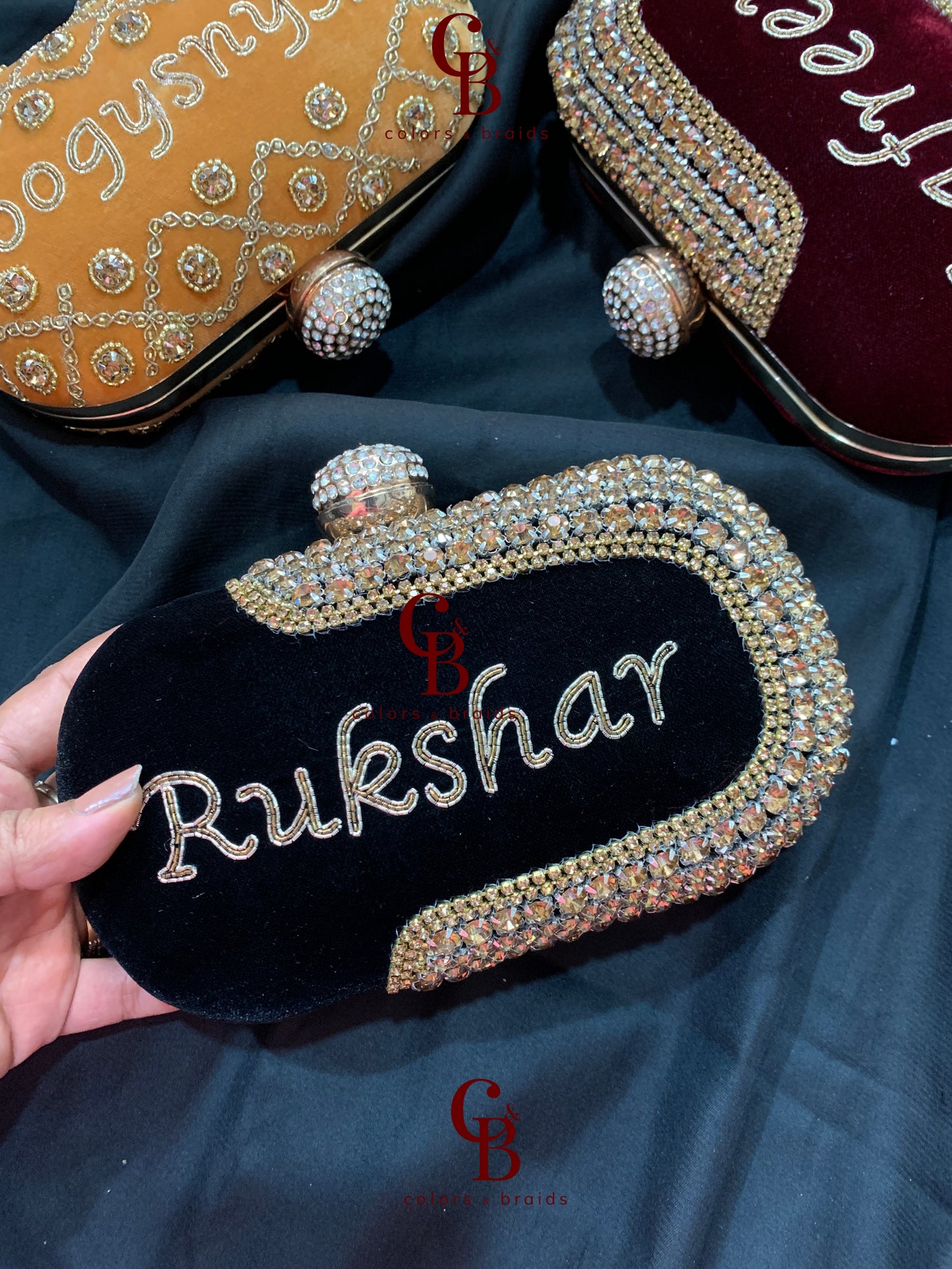 Rukshar Oval Crystal clutch