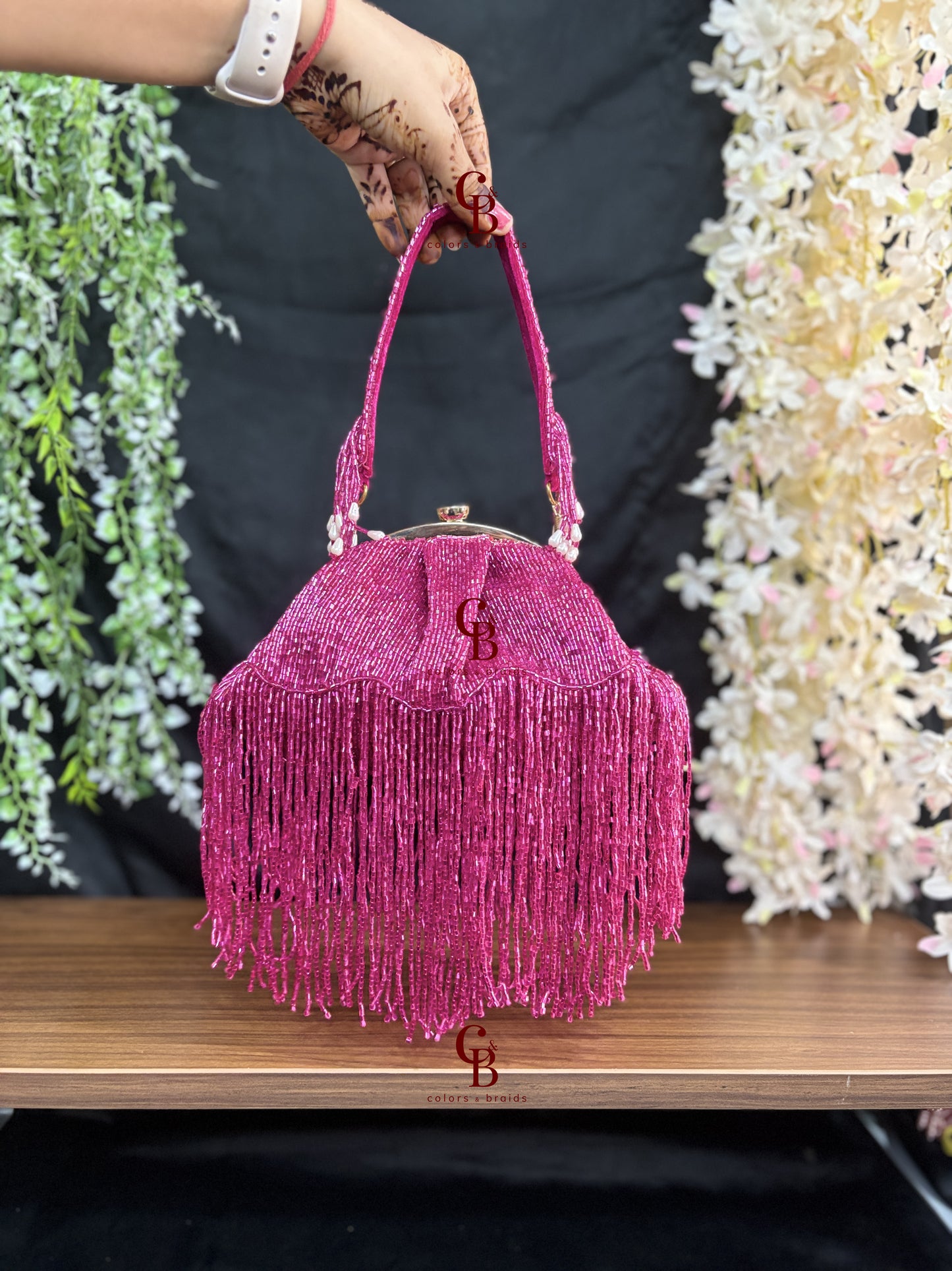 Cut Dana Long Tassel batua