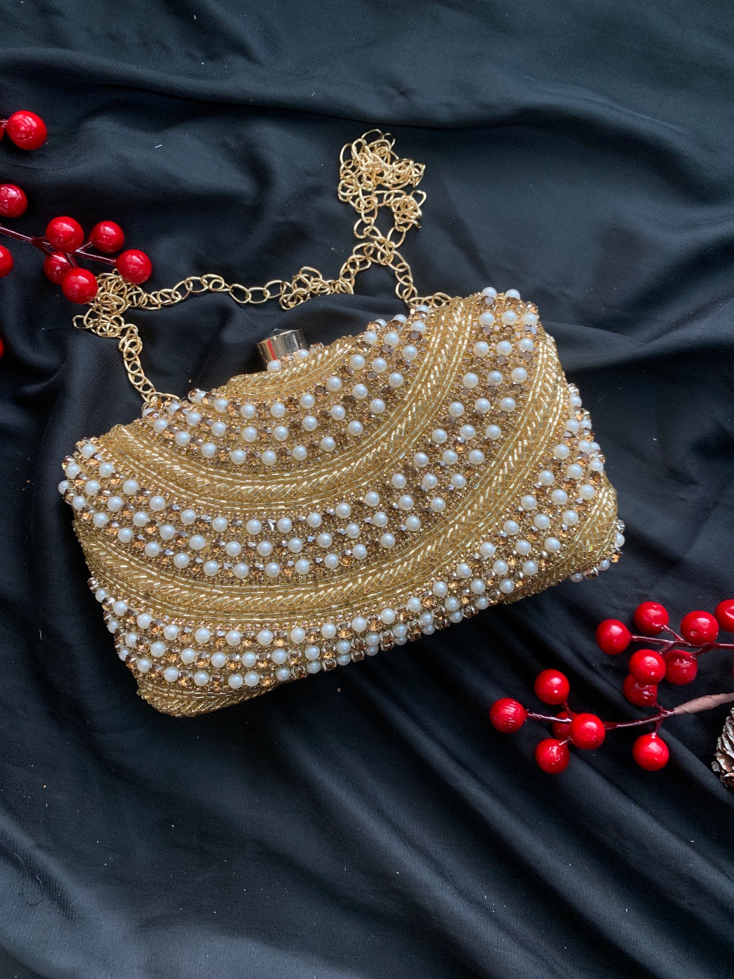 Pearl + Crystals Elegance Clutch