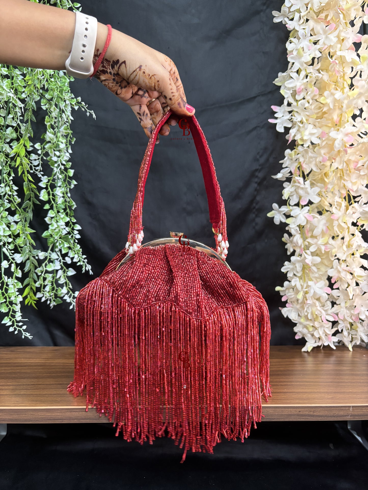 Cut Dana Long Tassel batua