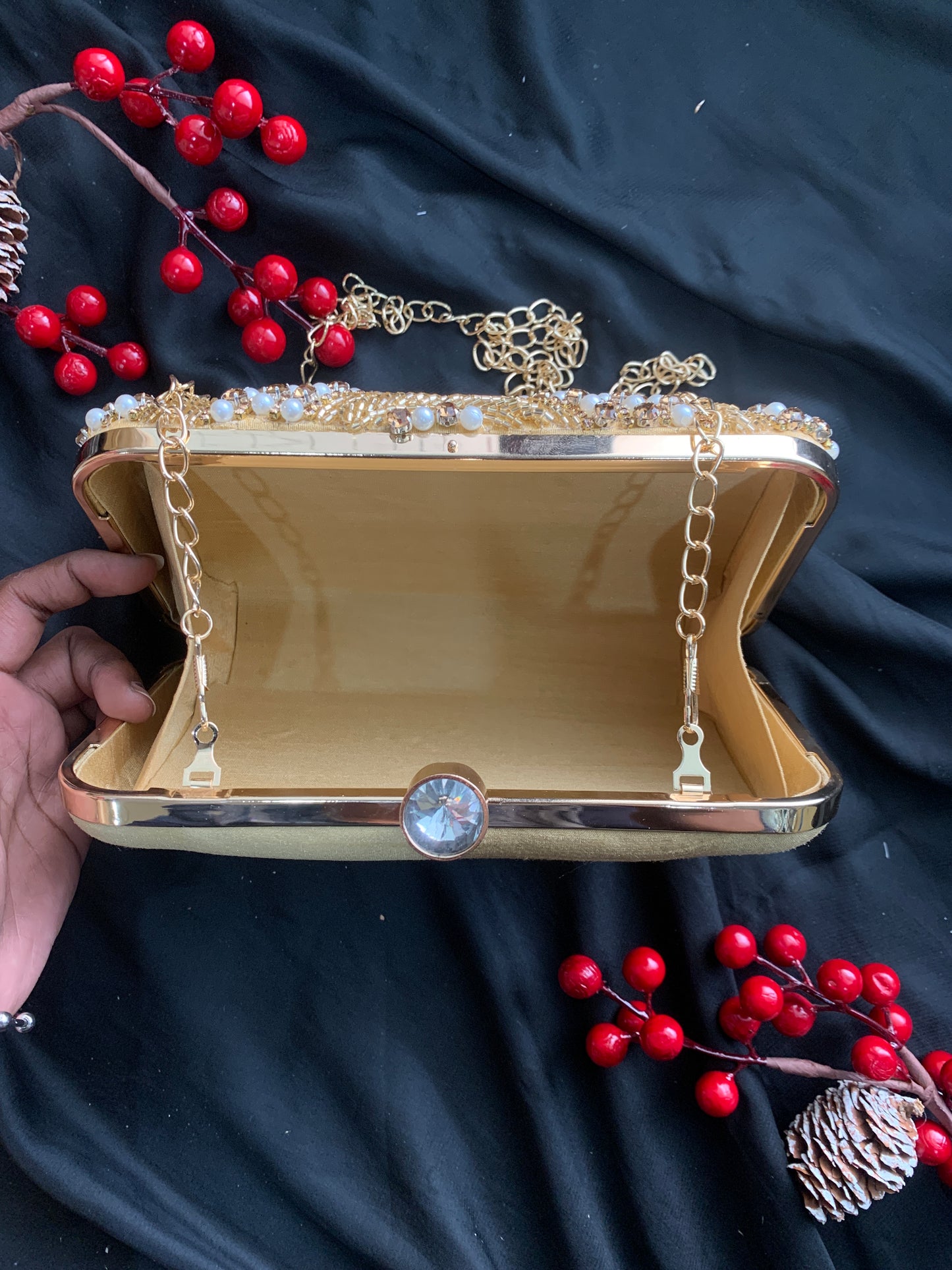 Pearl + Crystals Elegance Clutch