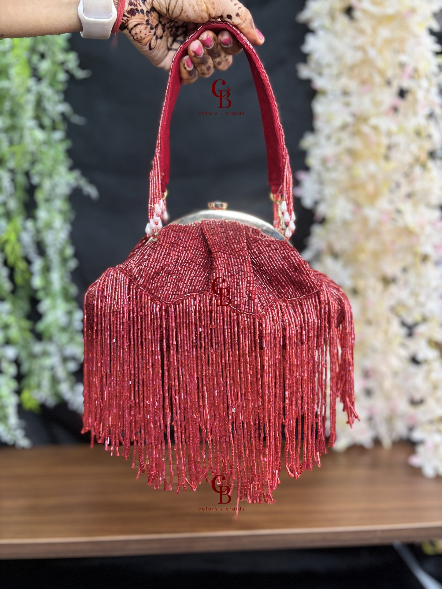 Cut Dana Long Tassel batua