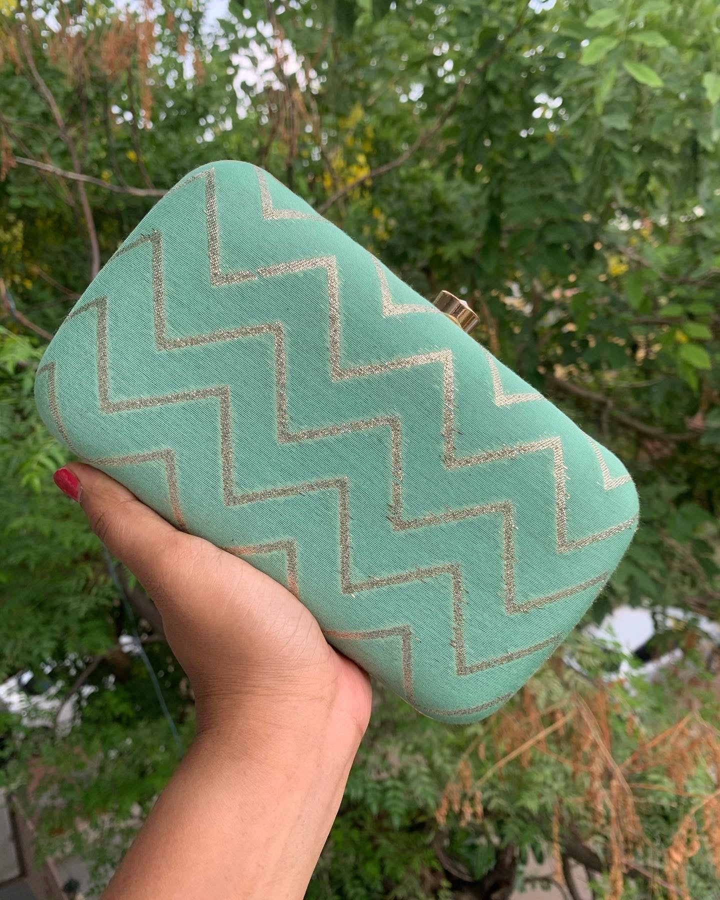 Zig Zag Clutch