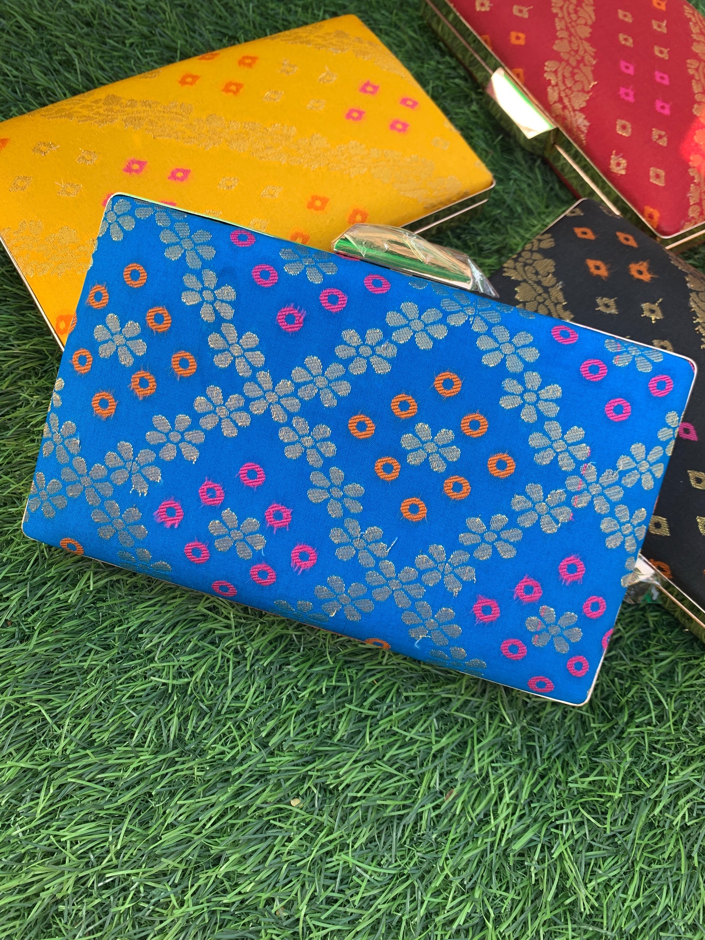 Bandhani Clutch